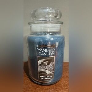 ✨New✨ Yankee Candle: Warm Luxe Cashmere- 22 oz Large Jar Candle